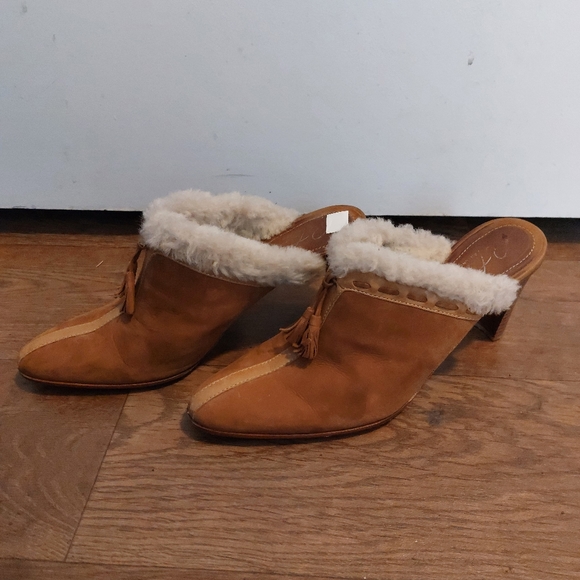 Arturo Chiang Tan Ankle Booties with Tassel Detail - Picture 3 of 6